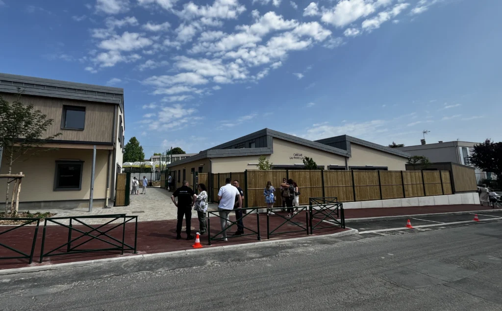 SAINT WITZ, crèche 30 berceaux